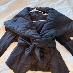 Lulumon Down to the Studio black short puffy jacket with tie waist Size 8